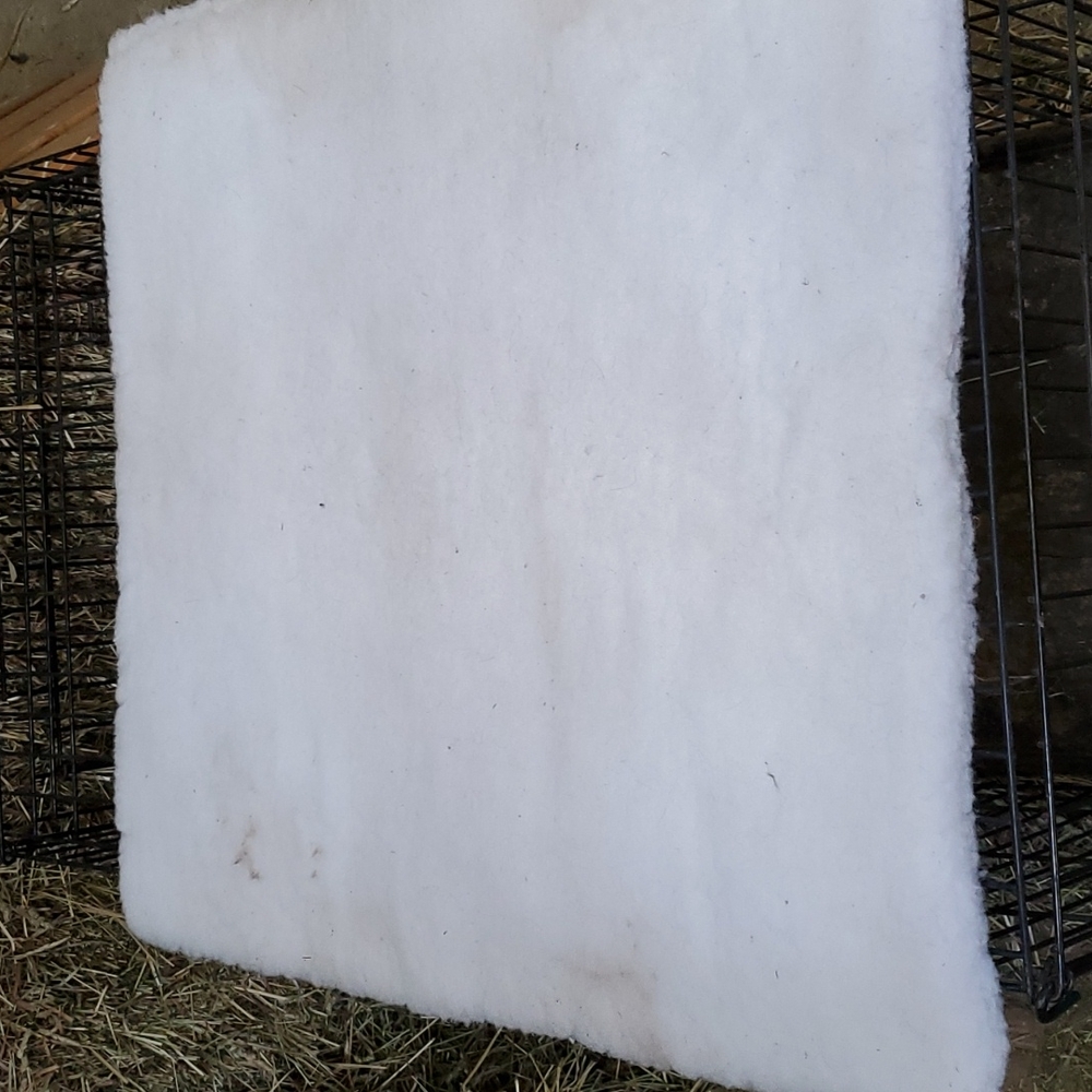 Western pad fuzzy white.